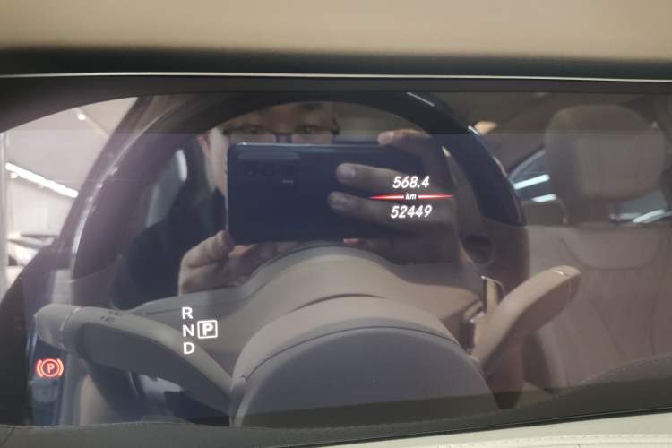 Used Mercedes-Benz Maybach S-Class 2020 S 450 4MATIC Odometer Close Up