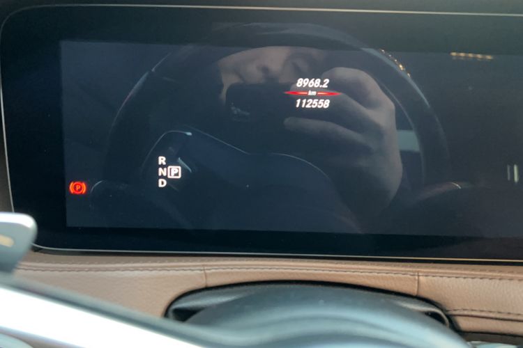 Used Mercedes-Benz Maybach S-Class 2020 S 450 4MATIC Odometer Close Up