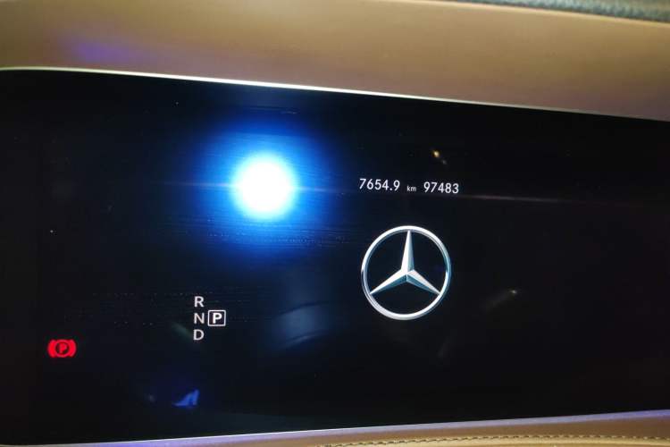 Used Mercedes-Benz Maybach S-Class 2020 S 450 4MATIC Odometer Close Up