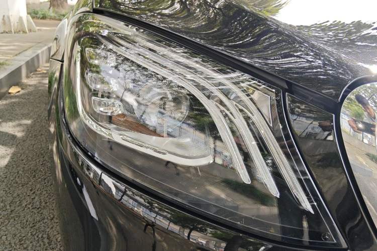 Used Mercedes-Benz Maybach S-Class 2020 S 450 4MATIC Right Front Headlight