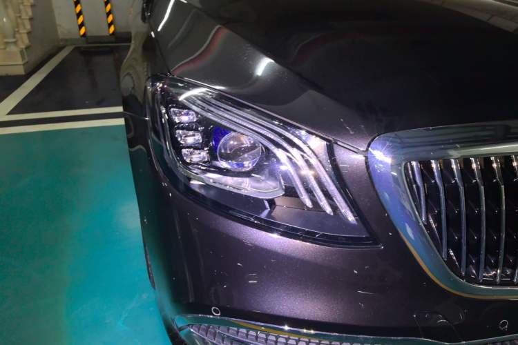 Used Mercedes-Benz Maybach S-Class 2020 S 450 4MATIC Collector's Edition Right Front Headlight
