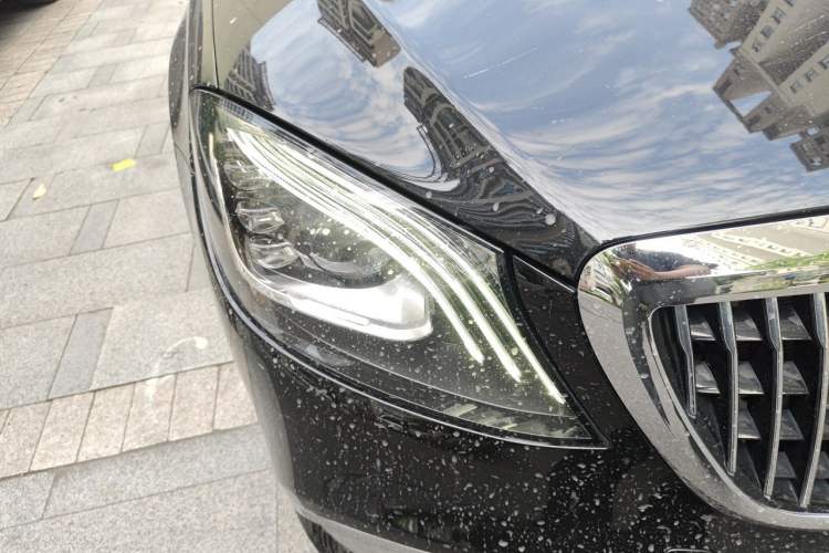 Used Mercedes-Benz Maybach S-Class 2020 S 450 4MATIC Collector's Edition Right Front Headlight
