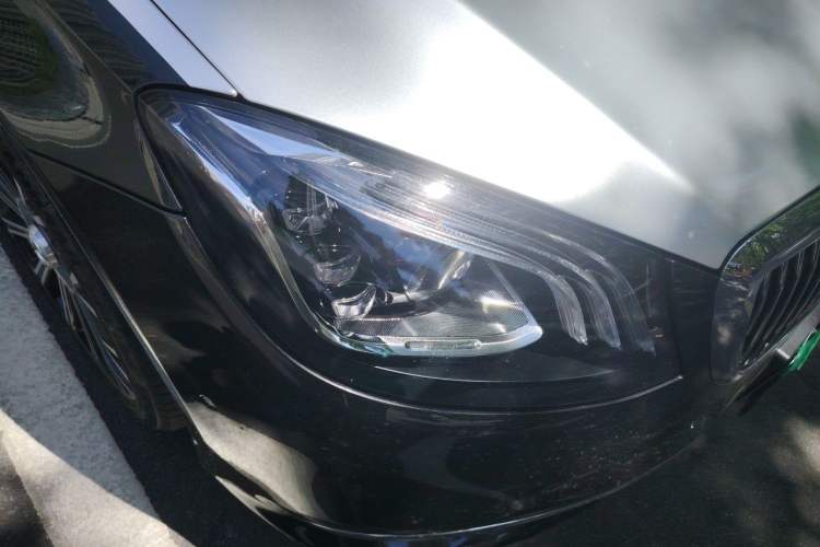 Used Mercedes-Benz Maybach S-Class 2020 S 450 4MATIC Collector's Edition Right Front Headlight