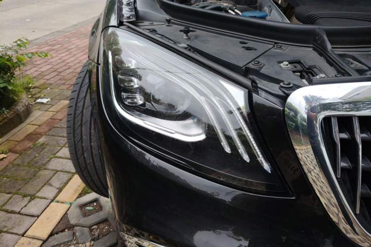 Used Mercedes-Benz Maybach S-Class 2020 S 450 4MATIC Collector's Edition Right Front Headlight