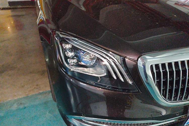 Used Mercedes-Benz Maybach S-Class 2020 S 450 4MATIC Collector's Edition Right Front Headlight