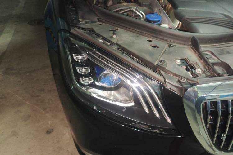 Used Mercedes-Benz Maybach S-Class 2020 S 450 4MATIC Collector's Edition Right Front Headlight