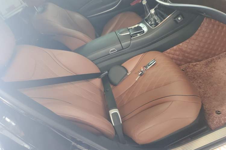 Used Mercedes-Benz Maybach S-Class 2020 S 450 4MATIC Collector's Edition Right Front Seat