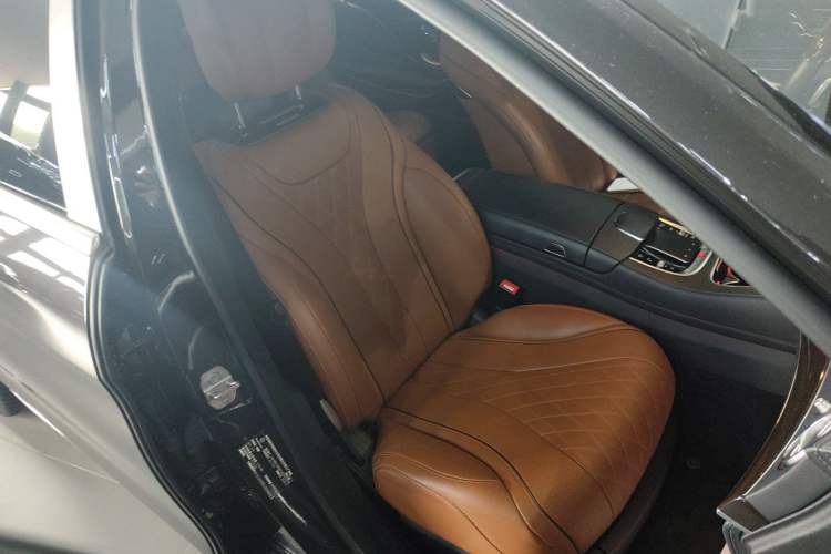 Used Mercedes-Benz Maybach S-Class 2020 S 450 4MATIC Collector's Edition Right Front Seat