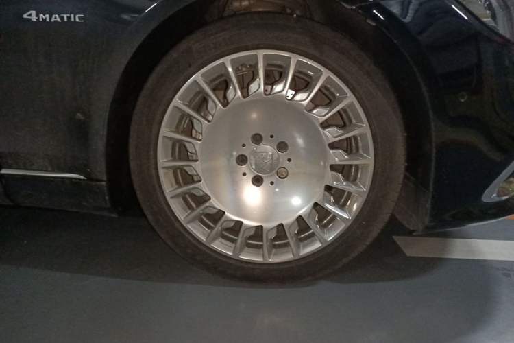 Used Mercedes-Benz Maybach S-Class 2020 S 450 4MATIC Right Front Wheel Hub