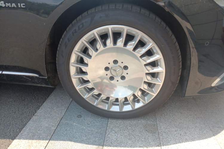Used Mercedes-Benz Maybach S-Class 2020 S 450 4MATIC Right Front Wheel Hub