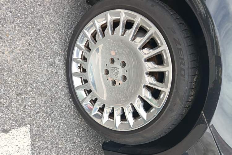 Used Mercedes-Benz Maybach S-Class 2020 S 450 4MATIC Collector's Edition Right Front Wheel Hub