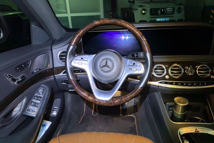 Used Mercedes-Benz Maybach S-Class 2020 S 450 4MATIC Collector's Edition Steering Wheel