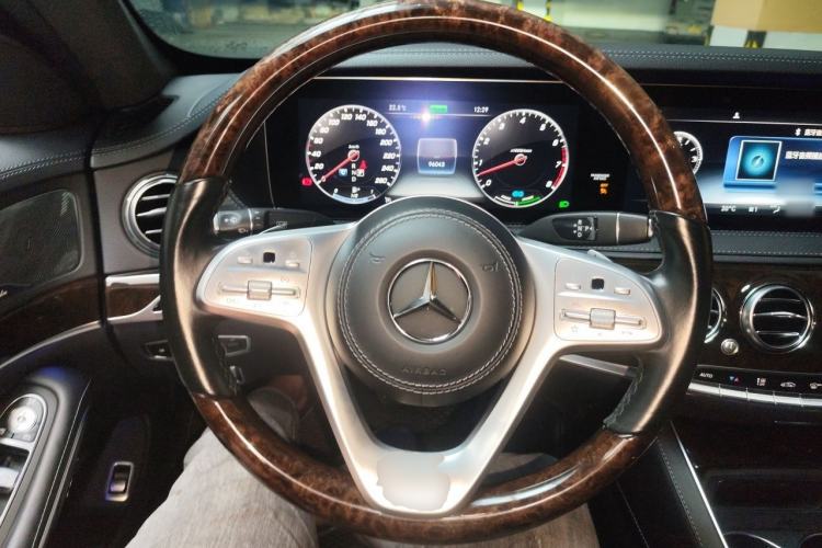 Used Mercedes-Benz Maybach S-Class 2020 S 450 4MATIC Collector's Edition Steering Wheel