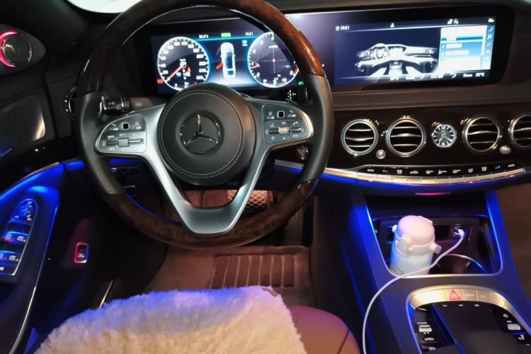 Used Mercedes-Benz Maybach S-Class 2020 S 450 4MATIC Collector's Edition Steering Wheel