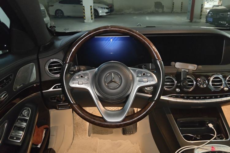 Used Mercedes-Benz Maybach S-Class 2020 S 450 4MATIC Collector's Edition Steering Wheel