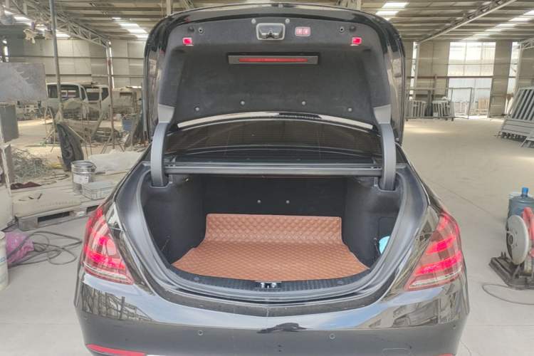 Used Mercedes-Benz Maybach S-Class 2020 S 450 4MATIC Collector's Edition Trunk