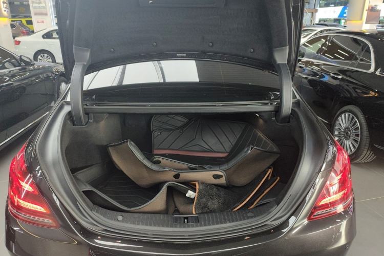Used Mercedes-Benz Maybach S-Class 2020 S 450 4MATIC Collector's Edition Trunk