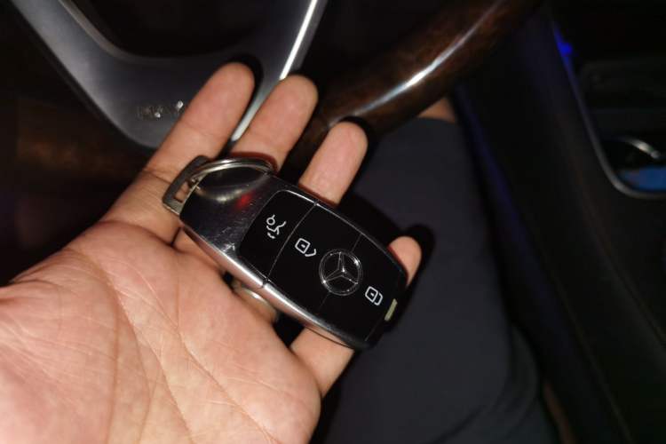 Used Mercedes-Benz Maybach S-Class 2020 S 450 4MATIC Vehicle Key