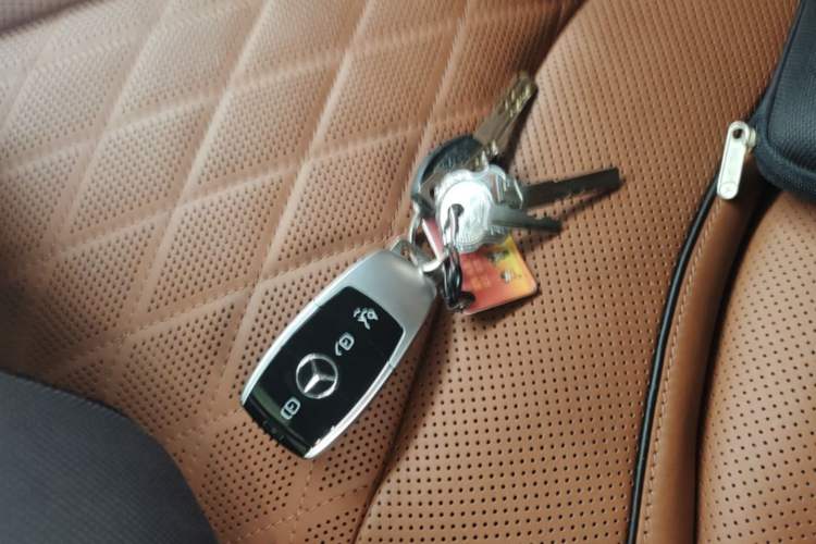 Used Mercedes-Benz Maybach S-Class 2020 S 450 4MATIC Collector's Edition Vehicle Key
