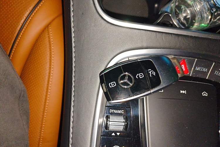 Used Mercedes-Benz Maybach S-Class 2020 S 450 4MATIC Collector's Edition Vehicle Key
