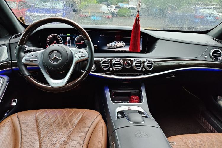 Used Mercedes-Benz Maybach S-Class 2020 S 450 4MATIC Collector's Edition Center Console