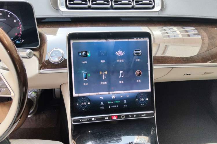 Used Mercedes-Benz Maybach S-Class 2021 S 480 4MATIC Audio And AC Panel