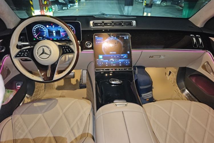 Used Mercedes-Benz Maybach S-Class 2021 S 480 4MATIC Center Console