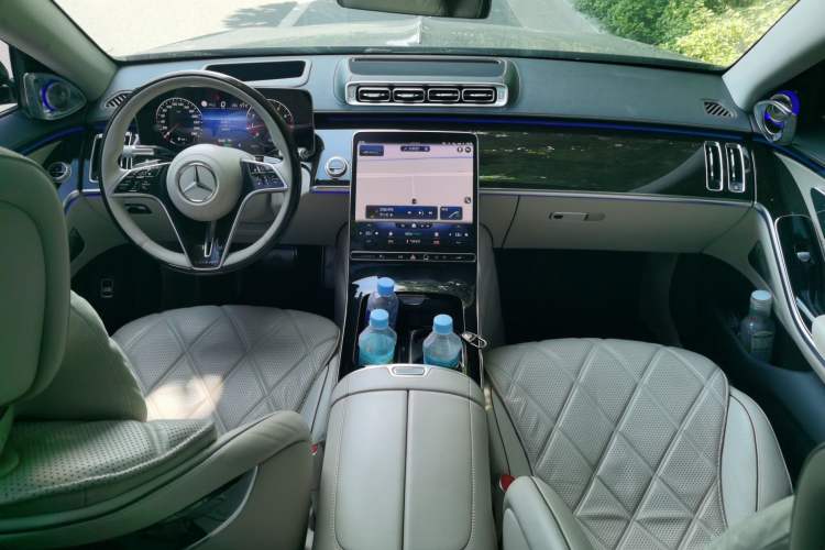 Used Mercedes-Benz Maybach S-Class 2021 S 480 4MATIC Center Console