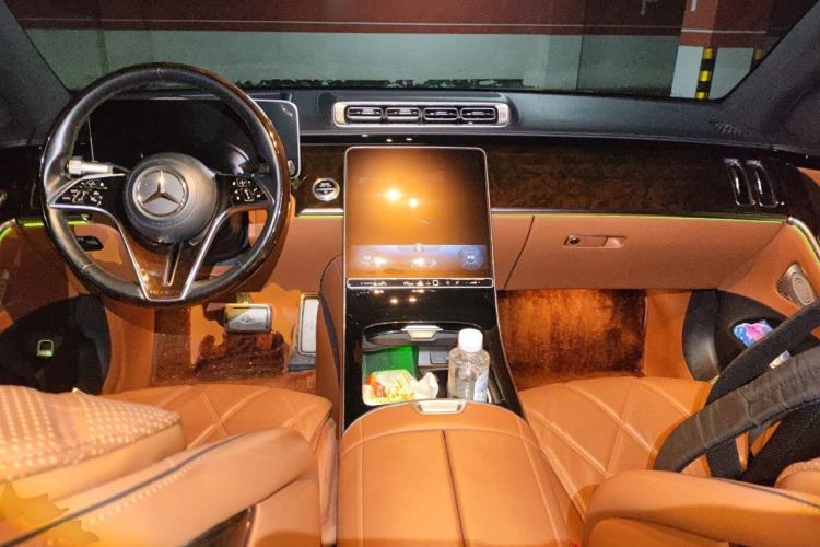 Used Mercedes-Benz Maybach S-Class 2021 S 480 4MATIC Center Console