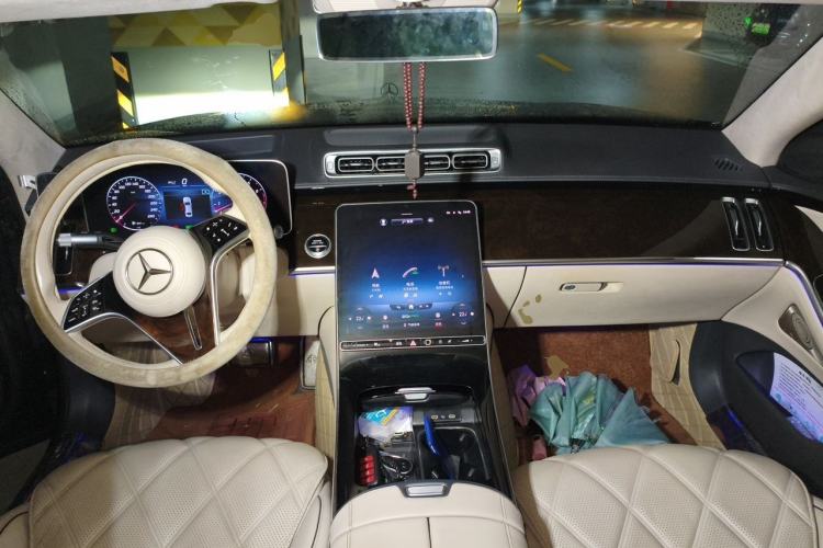 Used Mercedes-Benz Maybach S-Class 2021 S 480 4MATIC Center Console