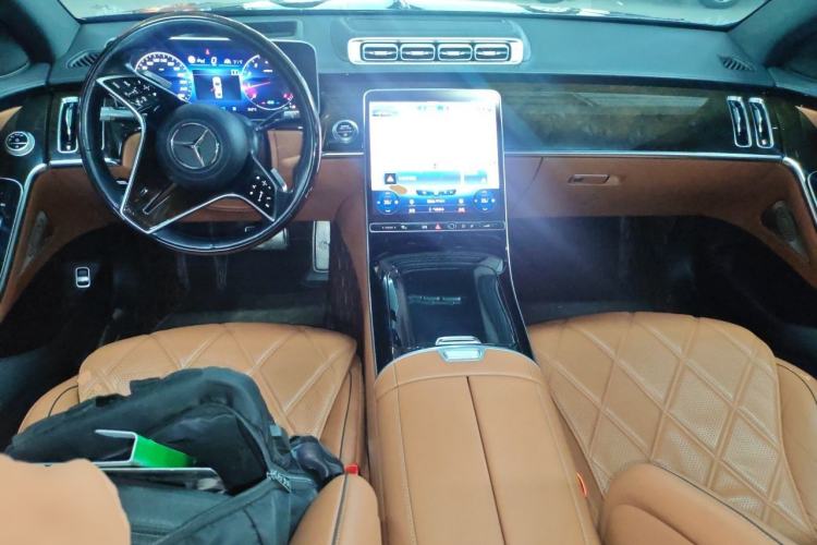 Used Mercedes-Benz Maybach S-Class 2021 S 480 4MATIC Center Console