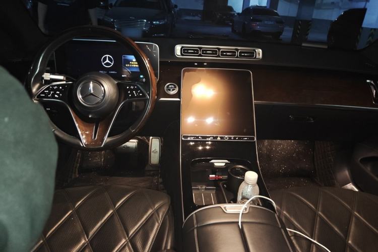 Used Mercedes-Benz Maybach S-Class 2021 S 480 4MATIC Center Console