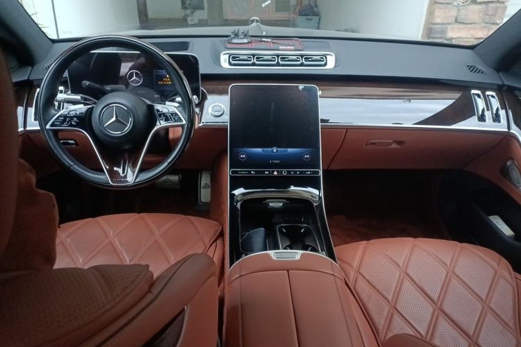 Used Mercedes-Benz Maybach S-Class 2021 S 480 4MATIC Center Console