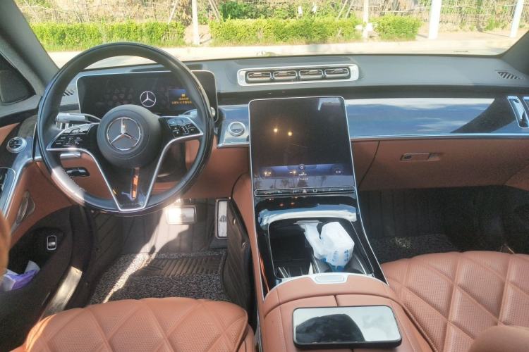 Used Mercedes-Benz Maybach S-Class 2021 S 480 4MATIC Center Console