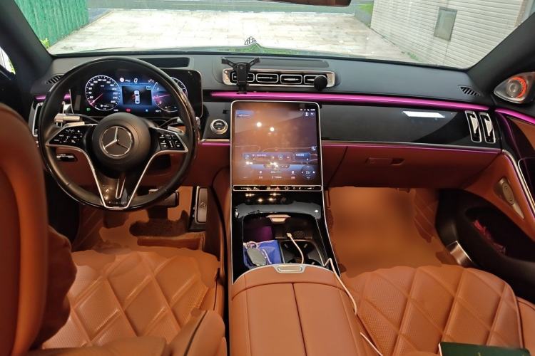 Used Mercedes-Benz Maybach S-Class 2021 S 480 4MATIC Center Console