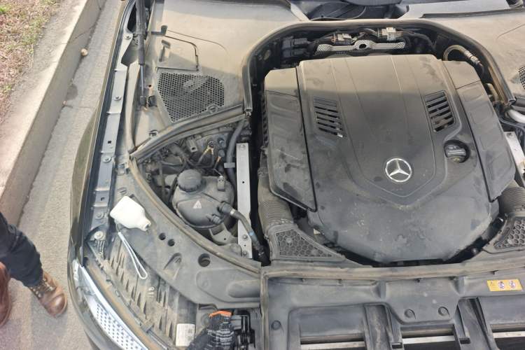 Used Mercedes-Benz Maybach S-Class 2021 S 580 4MATIC Engine Bay Right