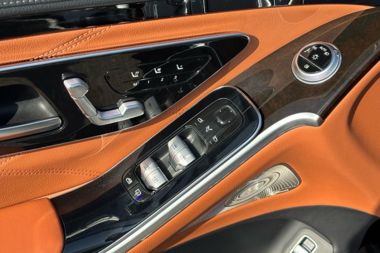 Used Mercedes-Benz Maybach S-Class 2021 S 480 4MATIC Interior 1