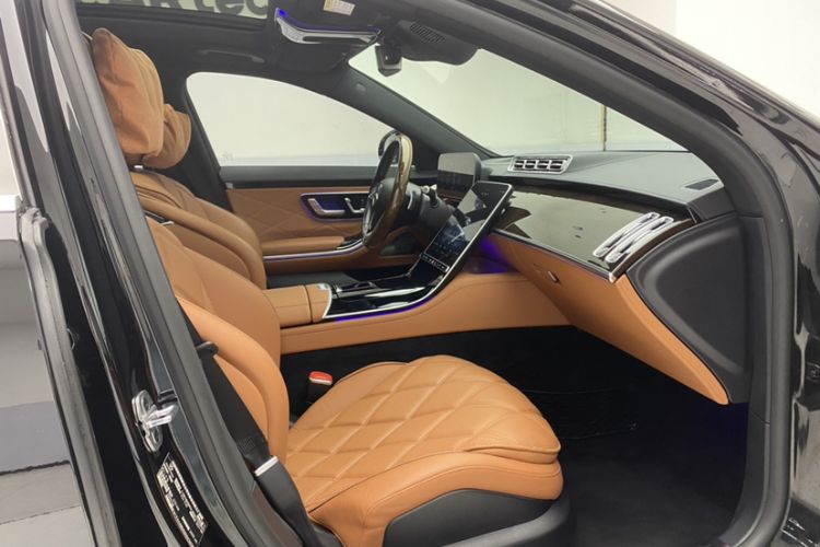 Used Mercedes-Benz Maybach S-Class 2021 S 480 4MATIC Interior 4