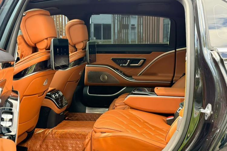 Used Mercedes-Benz Maybach S-Class 2021 S 480 4MATIC Interior 5