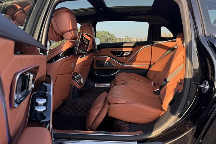 Used Mercedes-Benz Maybach S-Class 2021 S 480 4MATIC Interior 5