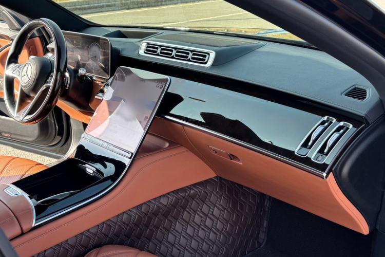 Used Mercedes-Benz Maybach S-Class 2021 S 480 4MATIC Interior 5