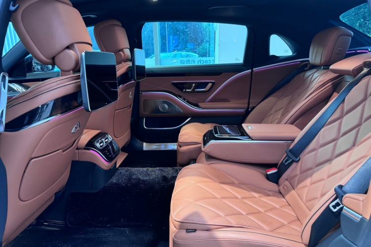 Used Mercedes-Benz Maybach S-Class 2021 S 480 4MATIC Interior 8