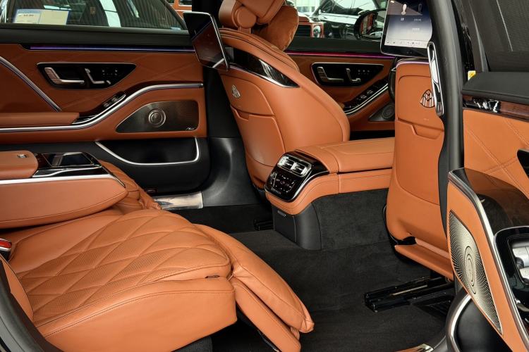 Used Mercedes-Benz Maybach S-Class 2021 S 480 4MATIC Interior 8