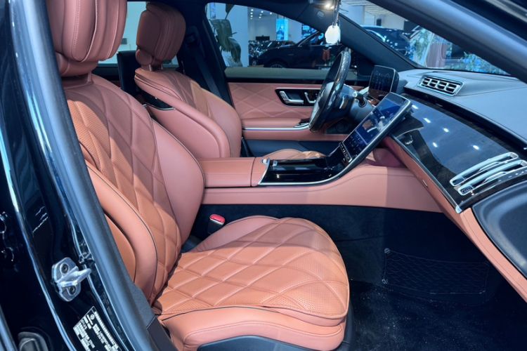 Used Mercedes-Benz Maybach S-Class 2021 S 480 4MATIC Interior 9