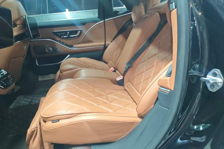 Used Mercedes-Benz Maybach S-Class 2021 S 480 4MATIC Left Rear Seat