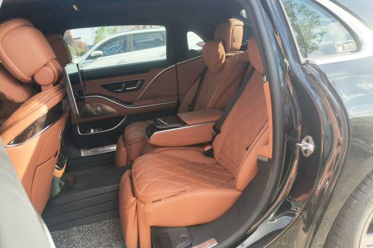 Used Mercedes-Benz Maybach S-Class 2021 S 480 4MATIC Left Rear Seat