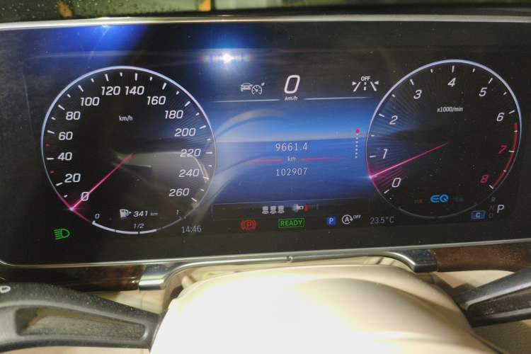 Used Mercedes-Benz Maybach S-Class 2021 S 480 4MATIC Odometer Close Up