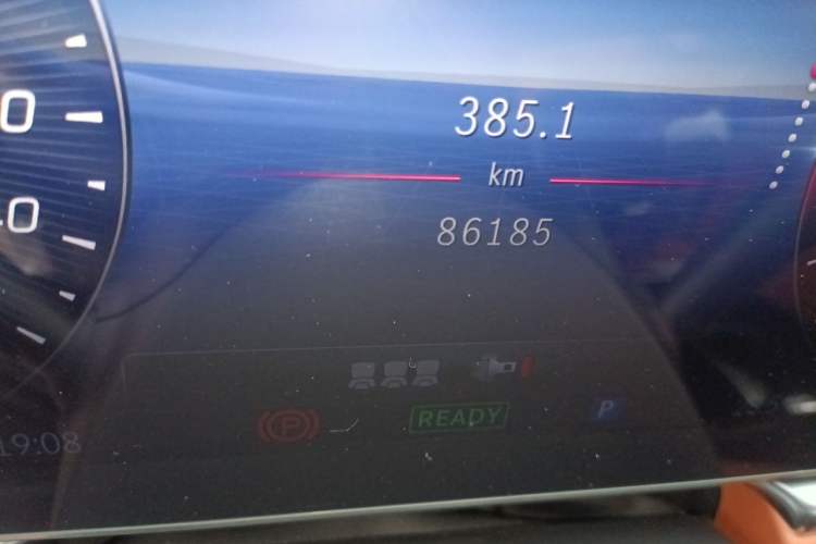 Used Mercedes-Benz Maybach S-Class 2021 S 480 4MATIC Odometer Close Up