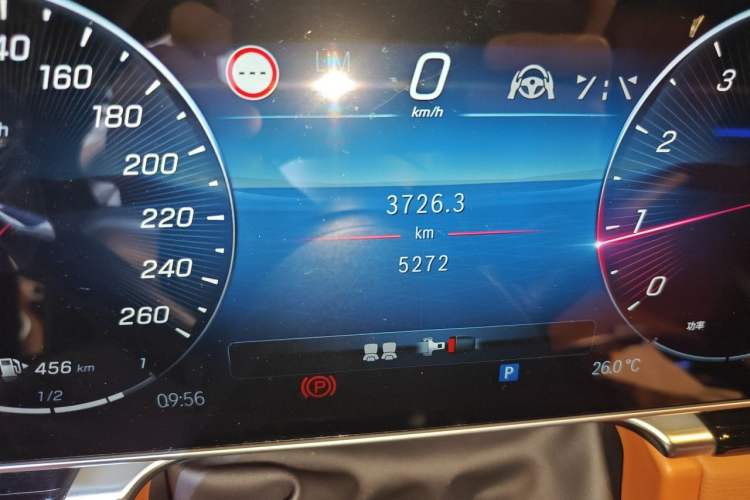 Used Mercedes-Benz Maybach S-Class 2021 S 580 4MATIC Odometer Close Up
