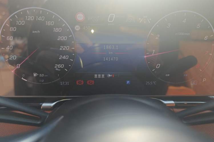 Used Mercedes-Benz Maybach S-Class 2021 S 480 4MATIC Odometer Close Up